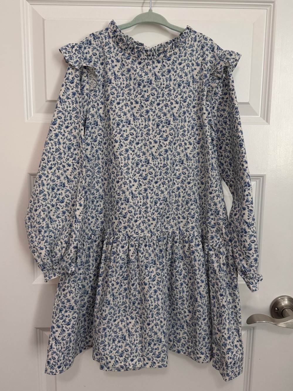 NWOT Girls' 8 Anvy Kids White and Blue Floral Casual Dress with Ruffle Neckline